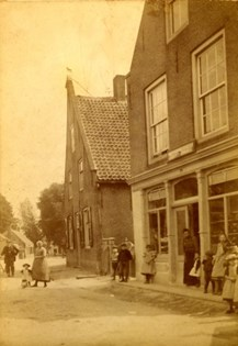 Wandelingen inbegrepen in het arrangement In de voetsporen van de monniken van Eemstein De namen in dit gebied wijzen U de weg naar dit verleden.