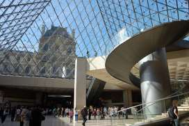 Museumsinsel in Berlijn, werelderfgoed sinds 1999, en het Louvre in Parijs.