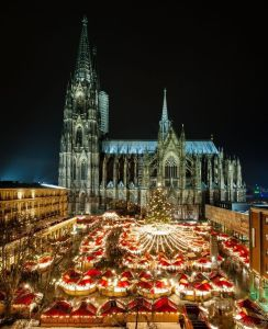 Kerstmarkt in Maastricht, Nederland De kerstmarkt in Maastricht is misschien wel één van de bekendste van Nederland, maar ook echt één van mijn favoriete. Deze is tenslotte heel erg compleet!