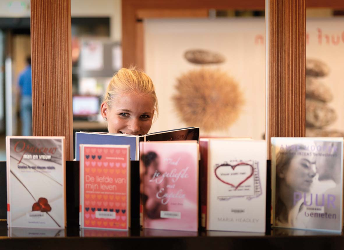 Daarnaast zal de bibliotheek, zoals in de hoofdstukken 3 en 4 aangegeven, in 2015 de volgende resultaten boeken dan wel prestaties leveren: Door ontwikkelen Bibliotheekformule in samenwerking met het