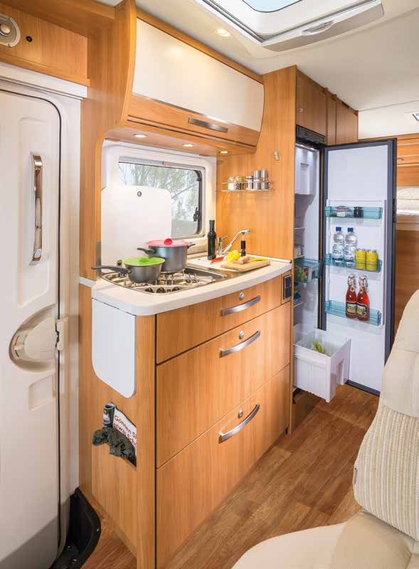 HYMER ML-T 87 Keukencomfort Een paradijs voor keukenprinsen en -prinsessen.