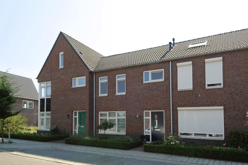 Siem Boonenstraat 6 Haelen TE KOOP WONEN IN EEN TUSSENGELEGEN WONING WAAR ECHT ALLE RUIMTES MET VEEL PASSIE EN SUPER DE LUXE ZIJN AFGEWERKT. DIT VINDT U IN DEZE NIEUWBOUWWONING DIE RUIM IS OPGEZET.