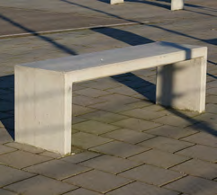 park- & straatmeubilair Seniortafel TAFEL SENIOR tafel INGRAVEN VLAK GRIJS R-SRT Tafel bestaande uit 2 betonpoten. Uitvoering vlak grijs, voorzien van 5 hardhouten planken. Model ingraven.