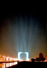 Principe van de neerwaartse lichtstroom-27 C) Decoratieve verlichting Grondspots (-) alternatief grondeffect: LED-tegels in matglas Principe van de neerwaartse lichtstroom -28 D)