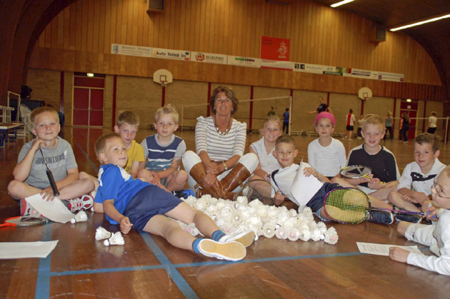 Lia Bakker meer dan 40 jaar bij De Flinters. Een jaar na de oprichting van badmintonvereniging De Flinters werd Lia al lid van onze vereniging en dat is ze tot op de dag van vandaag gebleven.