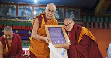 Nonnen schrijven geschiedenis Myra de Rooy Twintig boeddhistische nonnen, zowel Tibetaanse als uit de aangrenzende Himalaya-regio waaronder Ladakh, zijn de eerste vrouwen die met succes alle examens