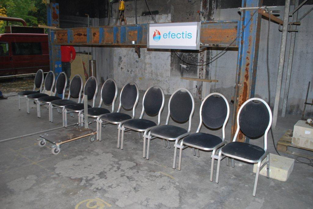 6 / 9 3 Testprogramma en testresultaten 3.1 Rij-verplaatsingstest Deze test wordt uitgevoerd op een rij van elf stoelen.