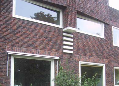 9.4 Bouwvoorschriften Ten aanzien van het bouwen van hoofdgebouwen gelden de volgende bepalingen: - Het aantal woningen bedraagt niet meer dan 50 - De woningen worden vrijstaand of twee