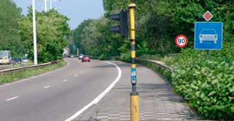 2 Weginfrastructuur De staat van het wegennet en de veiligheidsinfrastructuur is eveneens een belangrijk element voor de verkeersveiligheid.