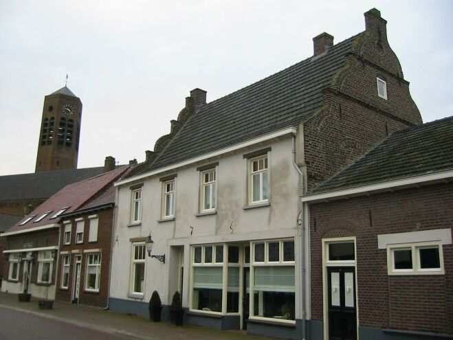 Vierlingsbeek Inleiding Vierlingsbeek is een kleine kern in het zuiden van de gemeente Boxmeer.
