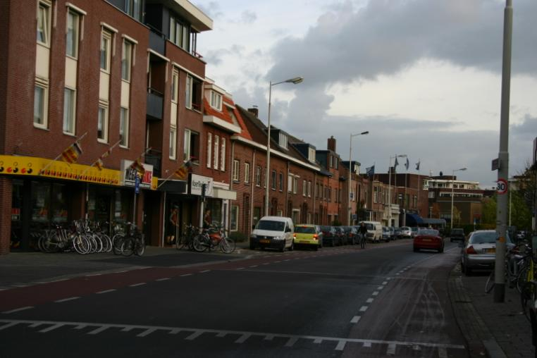 heel de buurt. Zeker 180 bewoners namen aan deze maaltijd deel.