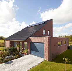 PROJECT WONDELGEM ARCHITECT Architectenburo Lucas Heye, Wondelgem MATERIAALKEUZE Koramic Stormpan 44, zwart geglazuurd Woning met toekomst In een verkaveling nabij de R4 ontwierp architect Lucas Heye