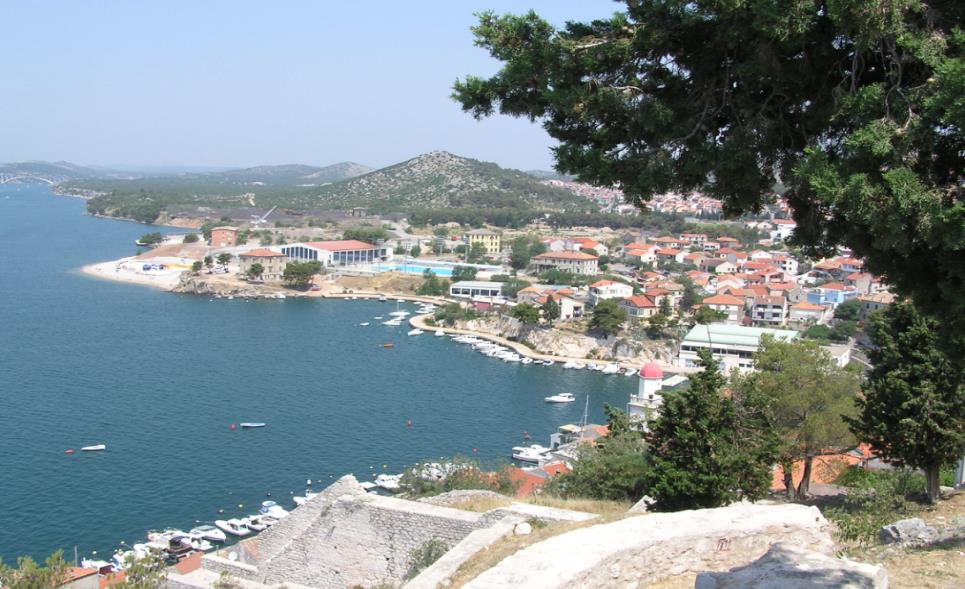 56 personen met Ryan Air vanaf Weeze naar Zadar op 1.7. 13: aanwezig zijn om 5.30 uur, 7.00 u vertrek, 9.00 u aankomst. Daarna met bus, ca. 1 uur 45 min, naar Split. Geschatte aankomsttijd Split: ca.