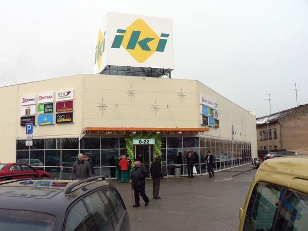 Supermarktketen Iki behaalde in 2010 een totaal omzet van 586 miljoen met 220 filialen. Iki bestaat uit de volgende formules: Tabel 5.1.1 Omzet en aantal filialen Iki 2010 (in miljoen euro) Formule Type Omzet Aantal filialen Iki Cento Ikiukas Supermarkt Supermarkt Convenience Store 365.