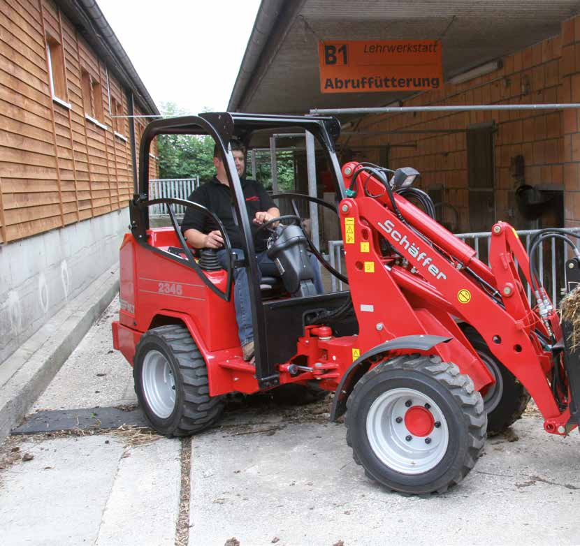 Schäffer SLT Schäffer kniklader SLT: De Serie lager dan 2m Sinds eind 2009 mogen de Schäffer knikladers SLT enkel nog met veiligheidsdak geleverd worden.