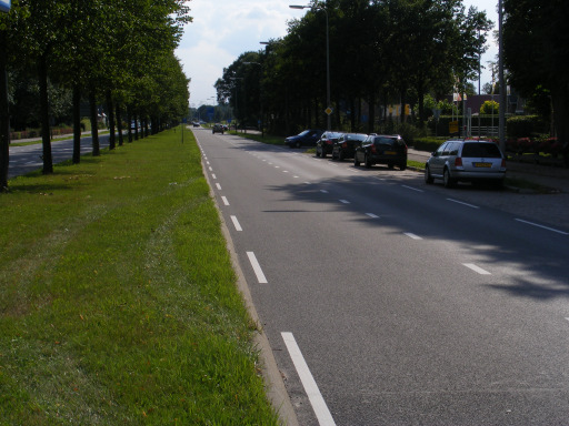 Verder bevinden de verkeerslichten voor richting 2 en richting 8 (welke boven de rijbaan zijn aangebracht) zich op circa 6 meter afstand van de stopstreep.