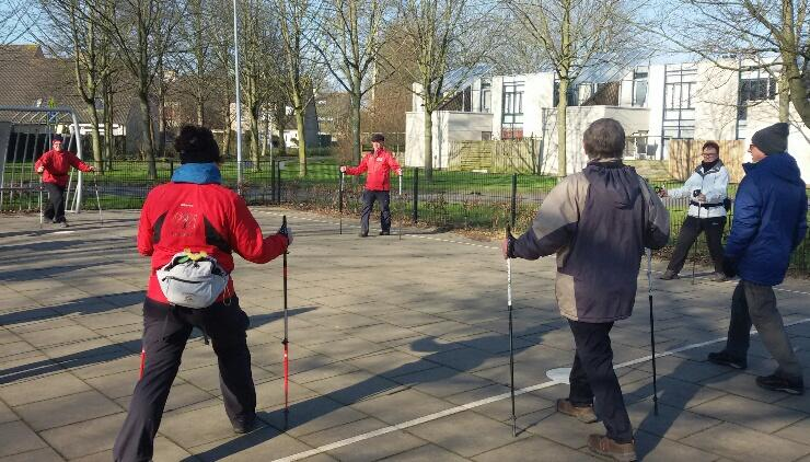 Sportief Wandel nieuws Gezien op facebook.com Zwientjes tocht Uchelen (21 februari) Op een voor zondagse begrippen christelijk tijdstip staan we klaar bij de Gamma aan de Redactiestraat.