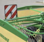 Perfect een zwad aan de rechterzijde: omdat de bedieningselementen in de tractor eveneens aan de rechterkant zijn geplaatst, is het zicht op het werk