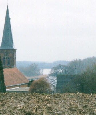 Zowel de Schelde als de Durmevallei, met al haar unieke en waardevolle zoetwaterslikken en schorren, als het 30 meter hoog gelegen provinciaal domein Roomacker, hoofdzakelijk bestaand uit drie