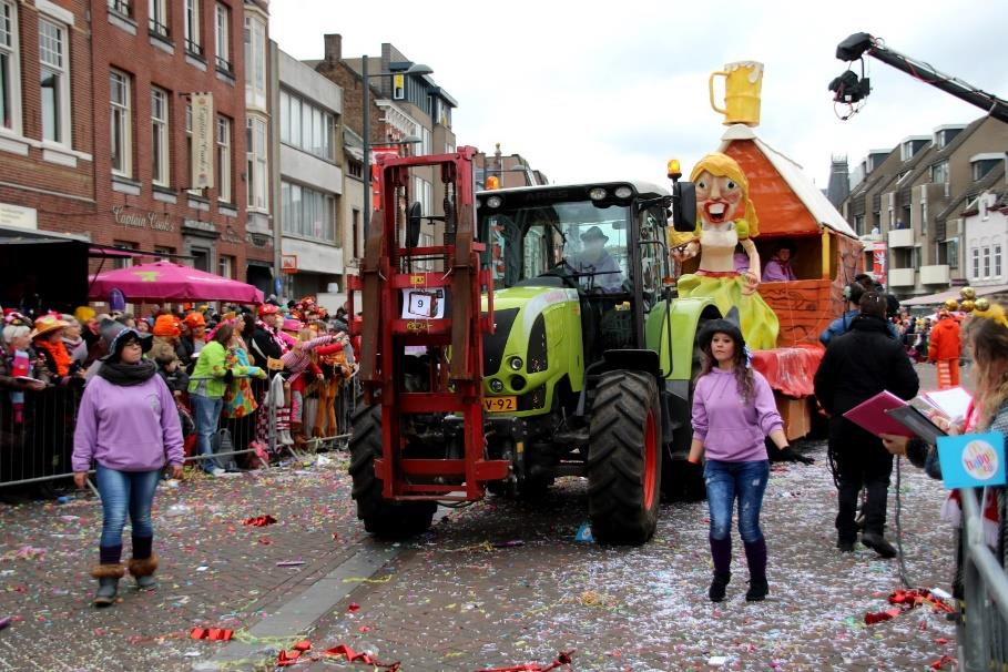 Ook was er een serveerster terug te vinden met een blad bier. Het resultaat voor het eerste jaar mocht er zijn. Met 113 punten werd de 6 e plaats behaald.