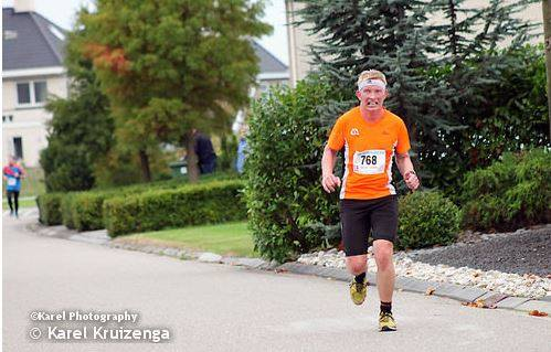 Na 7,5km. Foto: Karel Kruizenga En het blijft lekker gaan.