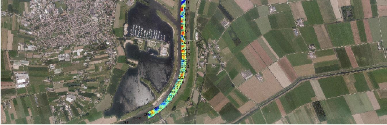 Blauw = erosie; Rood = sedimentatie. (Onder) Luchtfoto met diepte verschilkaart van de rechter oever van waarbij ook de locatie Maren zichtbaar is. 3.