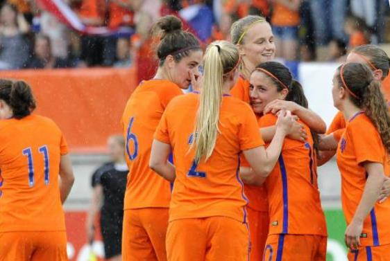 2013. In het stadion van ADO Den Haag won Team USA met 3-1. Het doelpunt aan Nederlandse zijde werd gemaakt door Manon Melis.