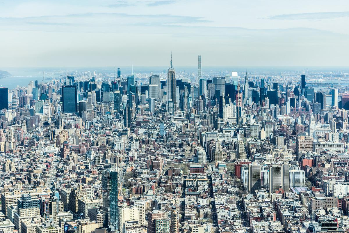 Vanuit hier hebben we een magnifiek uitzicht over Manhattan. De middag is vrij in te vullen.