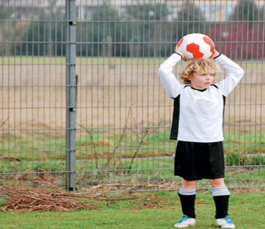 Laatst had hij in de klas een tikkie opschepperig gezegd dat hij alles, maar dan ook werkelijk alles van voetbal wist. En toen kwam de vraag van de meester.