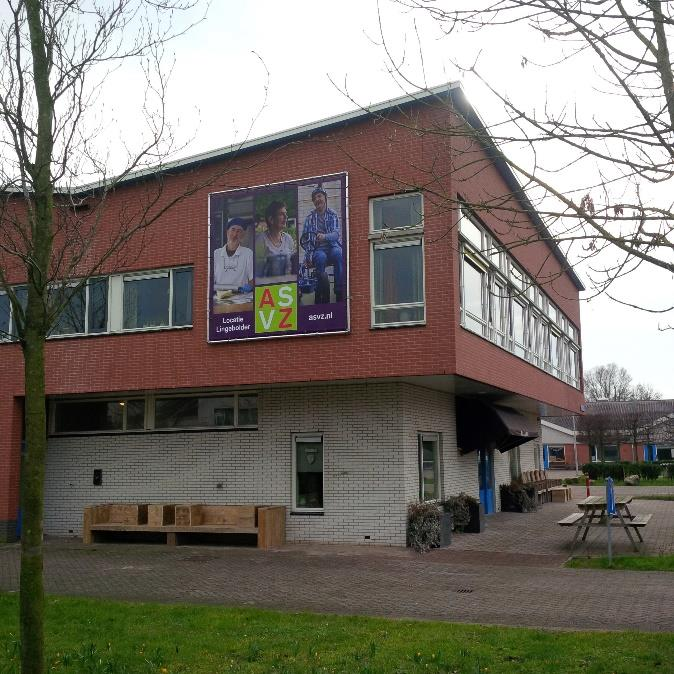 Kort nieuws Feestelijke opening dagcentrum Lingebolder. Bij ASVZ Locatie Lingebolder aan de Koningin Emmalaan 84 is er veel veranderd. Er is van alles opgeknapt en ook mooier gemaakt.