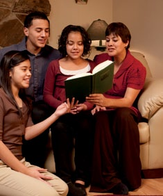 DECEMBER: HET KONINKRIJK VAN GOD OPBOUWEN IN DE LAATSTE DAGEN Hoe kan ik mij voorbereiden op een gezin stichten waarin Christus centraal staat?