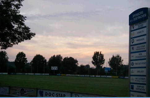 Op basis van de nieuwe normering heeft v.v. Doetinchem recht op 4 kleedkamers en 2 teamlockers. In werkelijkheid beschikt de vereniging over 8 kleedkamers.