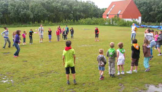 Naast de lokalen ligt een