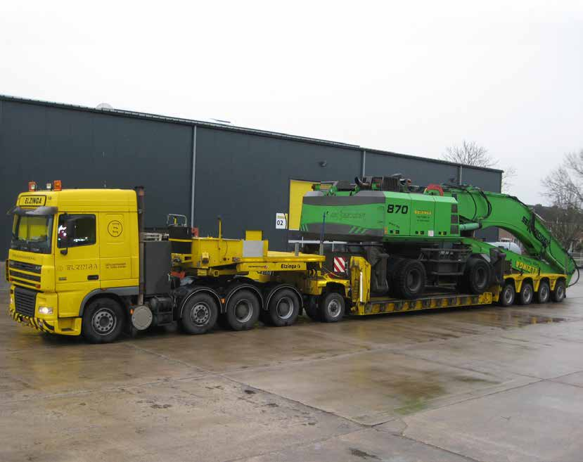 GIGAMAX De diepbedoplegger met in de zwanenhals geïntegreerde pendelas De GigaMAX is een diepbedoplegger voor het uitvoeren van zware transporten en speciale transporten.