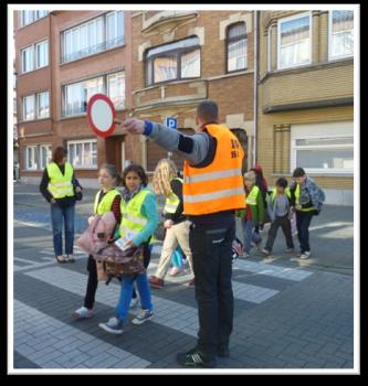 BALANS Te voet, dat gaat vanzelf BALANS Te voet, dat gaat vanzelf 07022014 Praktisch: de andere actoren Scholen Nauw overleg met de gemeentelijke coördinator;