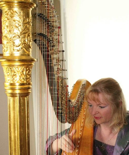 PCOB Harpiste Regina Ederveen bij PCOB op 21 maart Op 21 maart zal de bekende harpiste Regina Ederveen met haar harp optreden voor de PCOB Epe.
