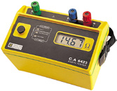 CONTROLLERS VOOR AARDE CONTRÔLEURS DE TERRE CA6421 IP 54 IEC 61010 CA6423 Leveringstoestand / État de livraison Geleverd met een draagriem, 8 batterijen LR6 1,5 V en 1 gebruikshandleiding.
