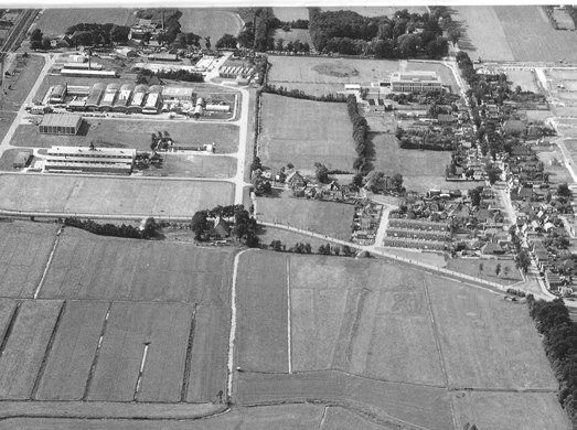 nieuwe bedrijventerrein (1956) met een voor die tijd uiterst moderne fabriek.