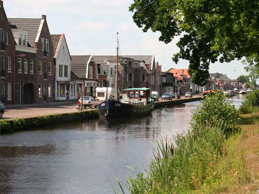 Pandsgewijze en aaneengesloten bebouwing aan historische dragers Heeresloot met Herenwal