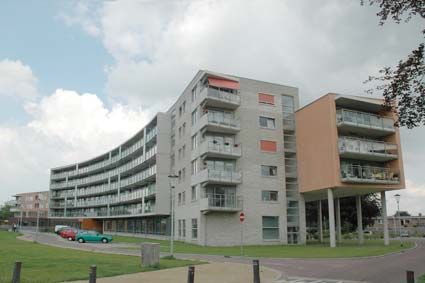 met toilet. De meerderheid van de appartementen heeft daarnaast een apart toilet, een inpandige berging en een balkon.