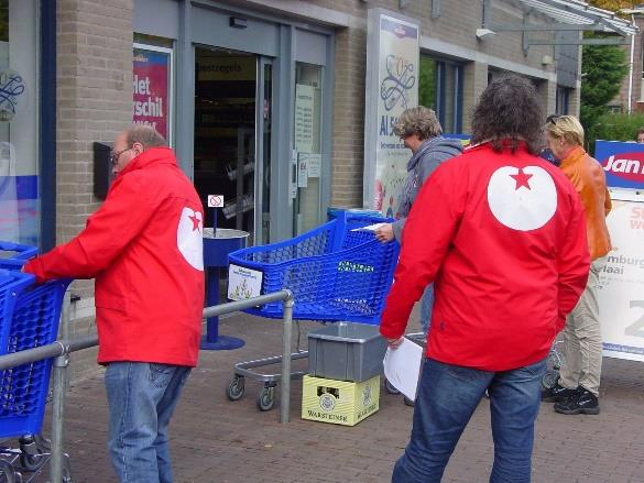 15 Conclusies Tijdens ons onderzoek bleek, tijdens de gesprekken die we met een aantal mensen aan de deur hebben gehad, dat men blij was dat er aandacht werd besteed aan het probleem waar zij