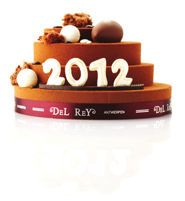 Nieuwjaarssuggestie Black & White Luchtige chocolademousse 70% cacao, een lichte crème van nougat montélimar en een frisse toets van braambes.