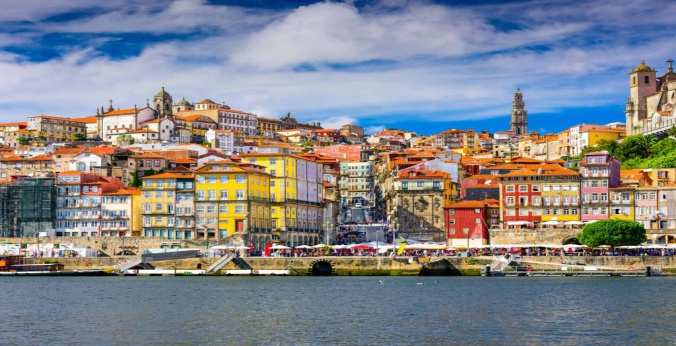 domineren het bestel Porto (¼ miljoen inwoners) Enkel convergentie in policing agenda s kan worden waargenomen in in Lissabon & Porto = handhavingsregime