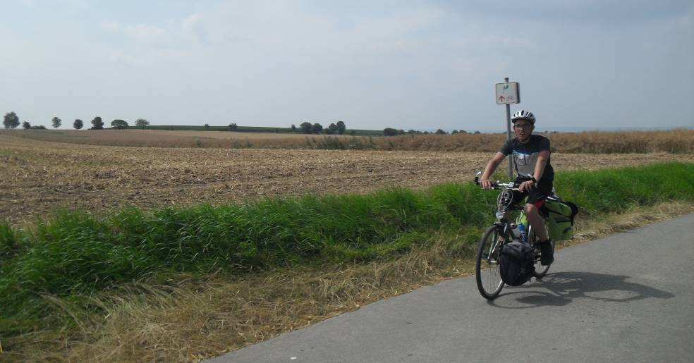 Het vervolg Opnieuw deden er 23 fietsers mee, vanuit de hele wereld (er reed namelijk in 2014 een Canadees mee!).