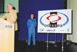 0 6 Space Connection # 40 Oktober 2002 De naam van de missie: Odissea Na Andromède, de missie van Claudie Haigneré in oktober 2001 en Marco Polo, de vlucht van Roberto Vittori in april 2002 is het nu