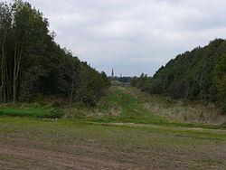 Het neemt een vooruitgeschoven positie in tussen het natuurgebied langs de rivier Mark, het Haagse Beemden Bos en de lanen van het landgoed IJzer Hek.