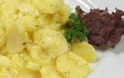 Aardappelsalade Onze Beste Aardappels, augurk en ui in een crèmige