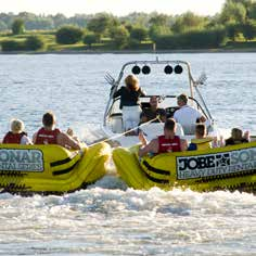 Je vaart zó het open water op met de mooiste vaarroutes door het Rivierenland.