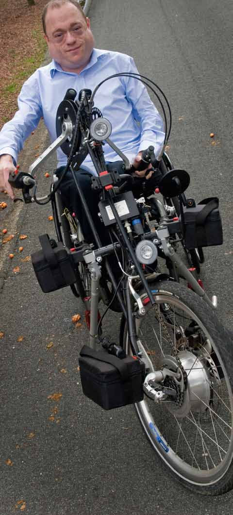 Handblad 2 Nieuw! Adviesc driewiel Met driewielfietsen en handbikes kunnen ook personen met een fysieke beperking genieten van een fietstochtje.