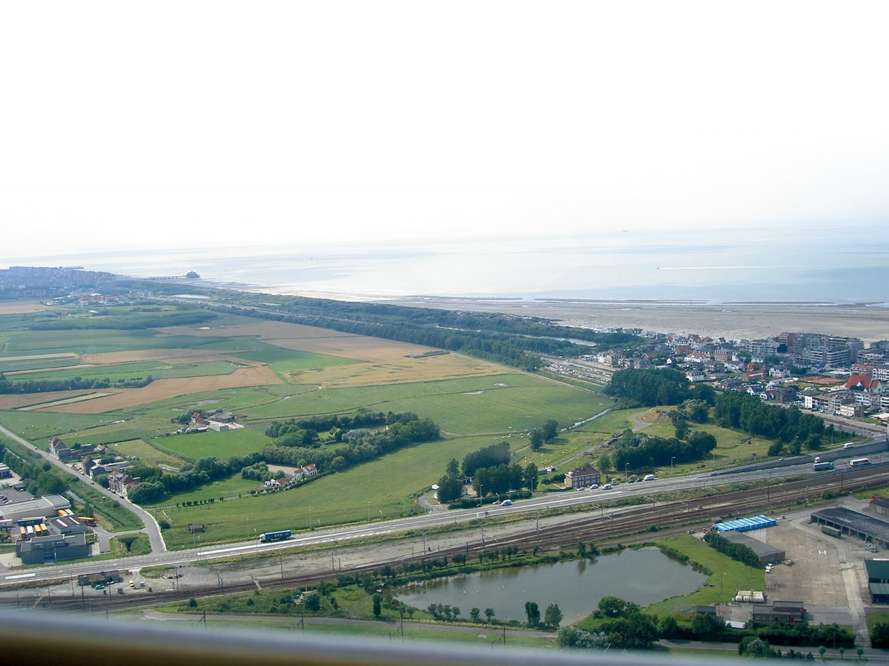 Het hoogspanningsstation Stevin te Zeebrugge Er liggen drie verschillende mogelijke inplantingen voor het hoogspanningsstation bij Zeebrugge voor.